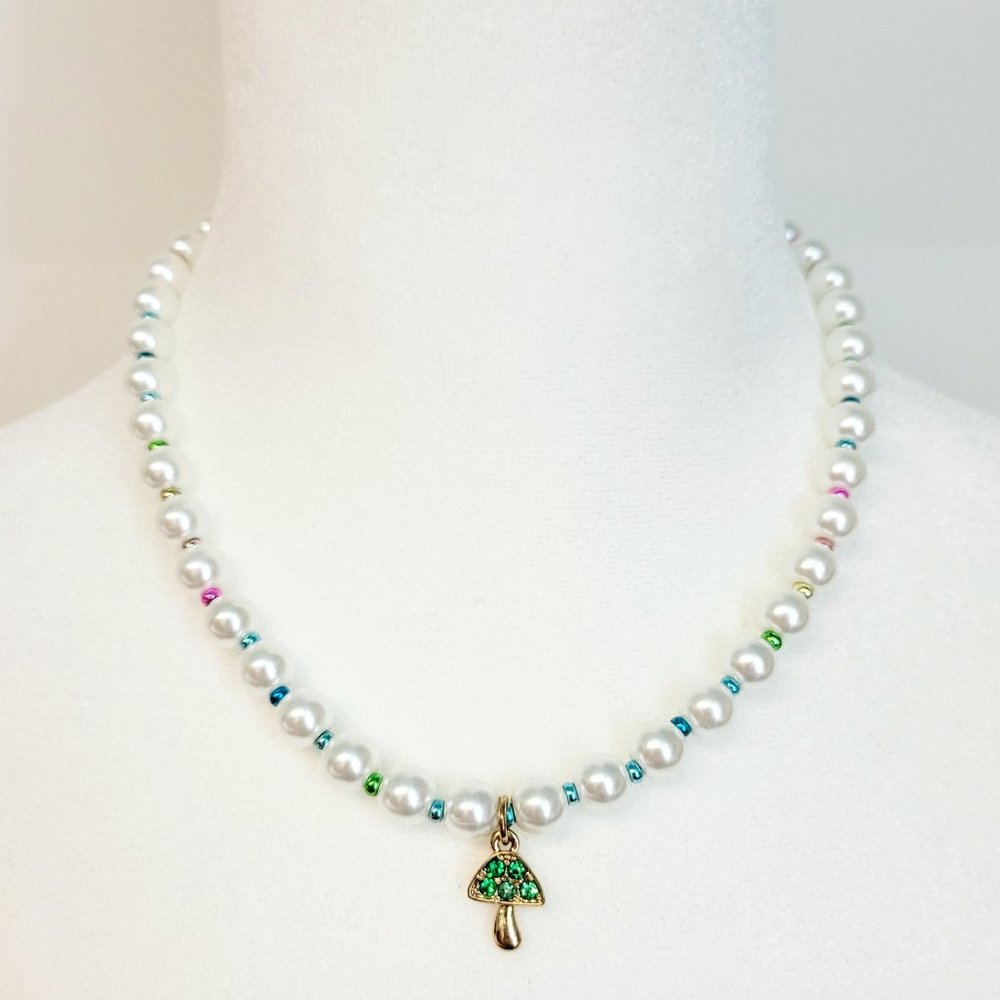 Betsey Johnson Goldtone Faux Pearl Crystal Mushroom 16-20" Pendant Necklace EUC